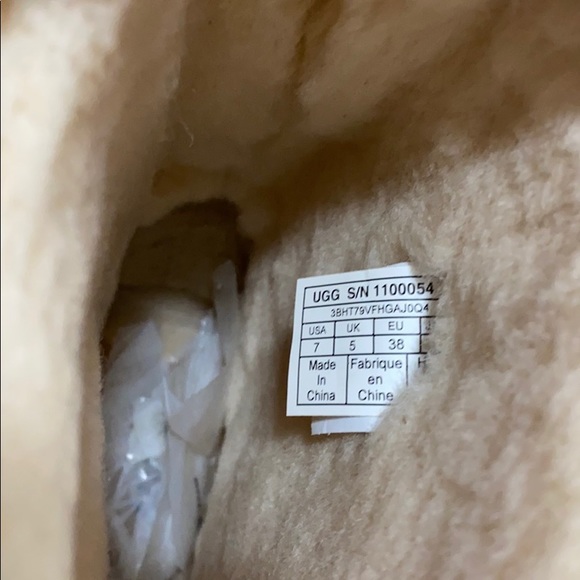 AUTH NIB UGG CLASSIC GLITTER PATCHWORK BOOTS US7 - Picture 9 of 9